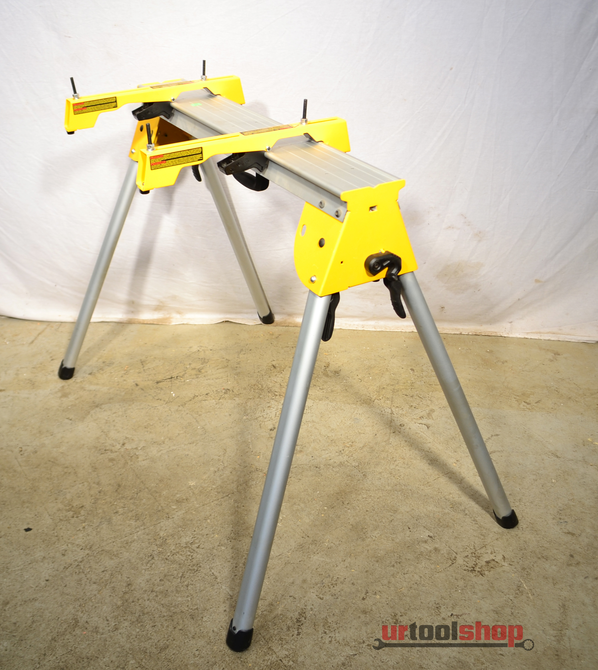 Dewalt Compact Work Stand Chop Table w/ Miter Saw Mounting Brackets
