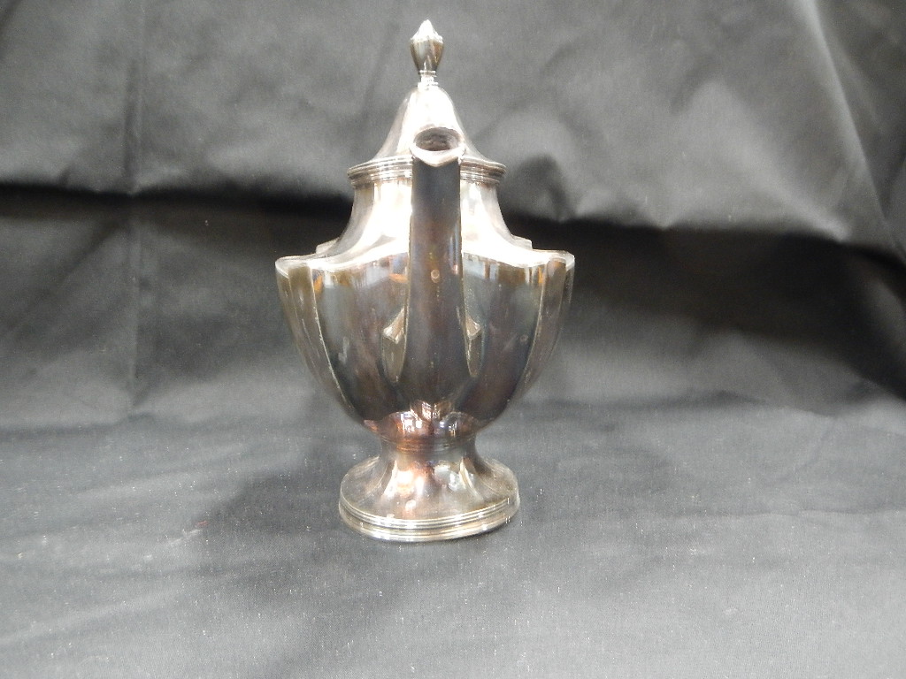 Vintage Wallace Bros Silver Co. Silver Plated Tea Pot Silverplate