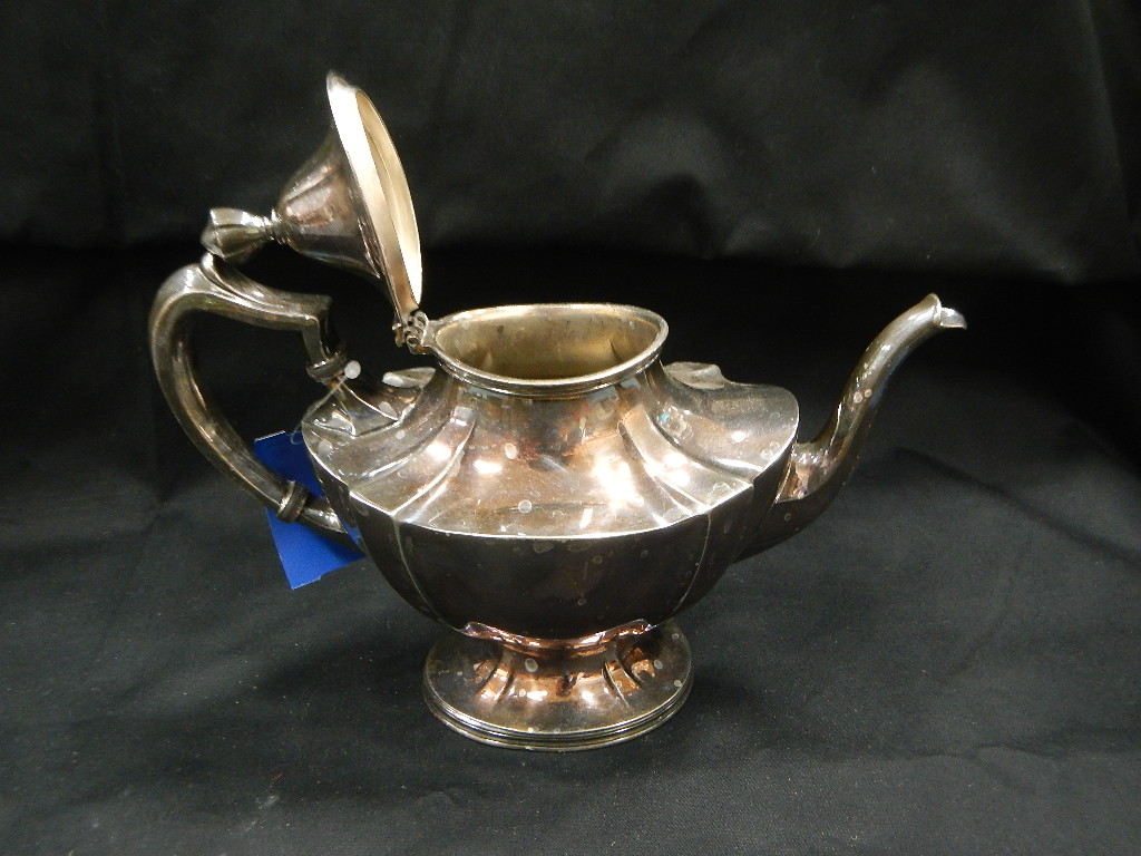 Vintage Wallace Bros Silver Co. Silver Plated Tea Pot Silverplate